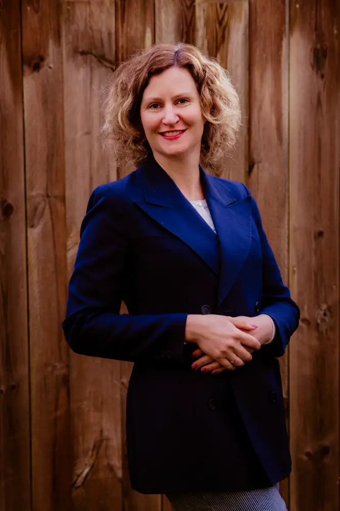 Portrait d'Alice Ollivier, juriste conseil en viager, Mayenne et Morbihan
